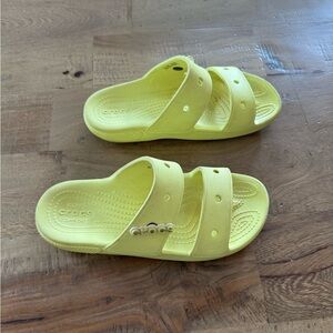 Crocs iconic comfort neon yellow sandals size 6